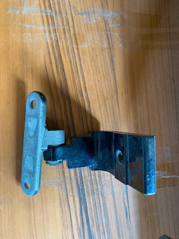 Петля задніх правих дверей 41527259598 BMW