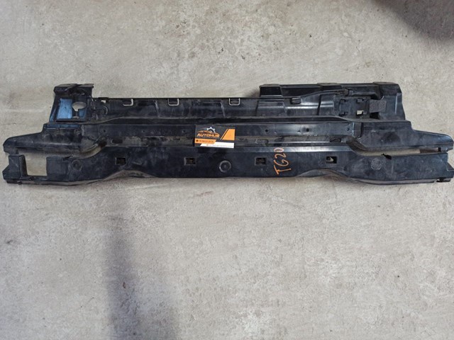 Кронштейн бампера заднього, центральний 51127904979 BMW