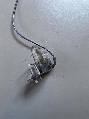 Замок капота, правий 51237183764 BMW
