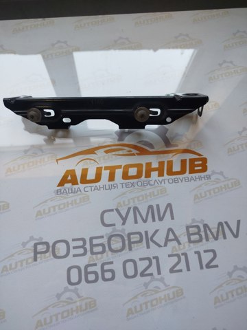 Кронштейн радіатора верхній, правий 51647266168 BMW