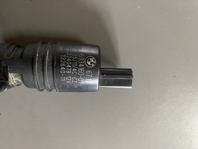 Насос електроомивача 67126934160 BMW