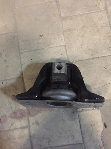 Передня опора двигуна 11210AX600 NISSAN