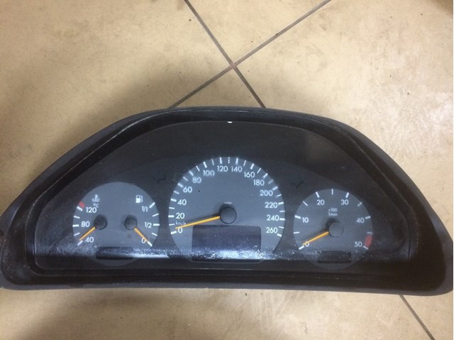 щиток приладу 2105400311 MERCEDES