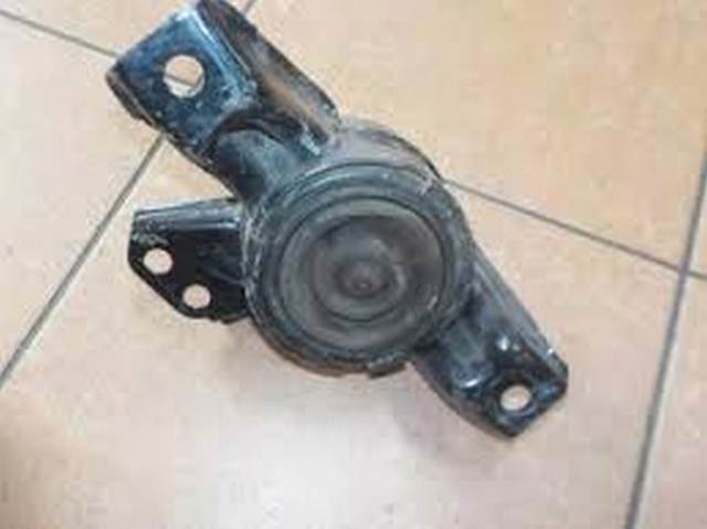 Права подушка мотора 21810D9200 HYUNDAI