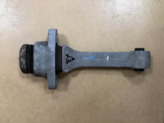 Кронштейн подушки (опори) двигуна, задньої 219502P950 HYUNDAI
