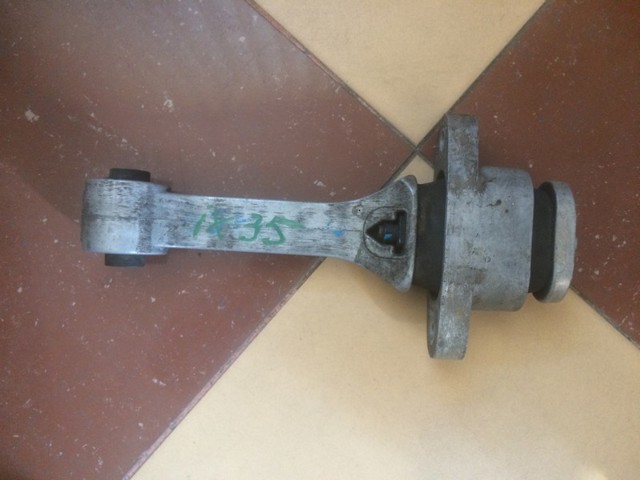 Подушка (опора) двигуна, передня 219502S100 HYUNDAI