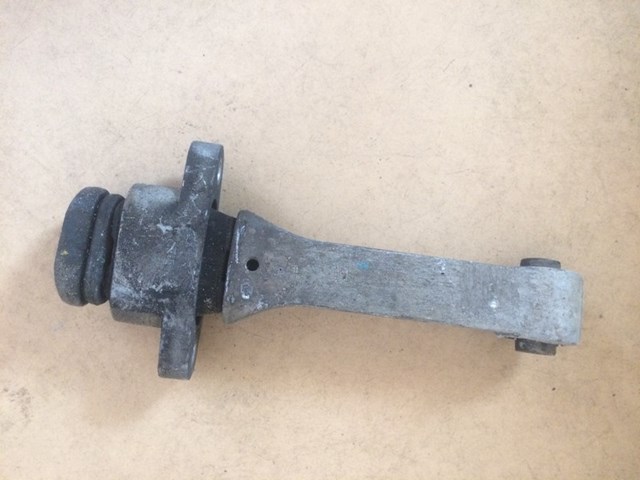 Кронштейн подушки (опори) двигуна, задньої 219502W000 HYUNDAI