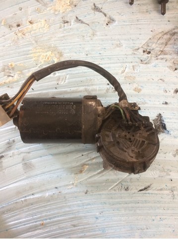 Двигун склоочисника лобового скла (трапеції) 390241345 MERCEDES