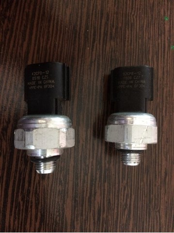 Датчик тиску кондиціонера 42CP812 HYUNDAI