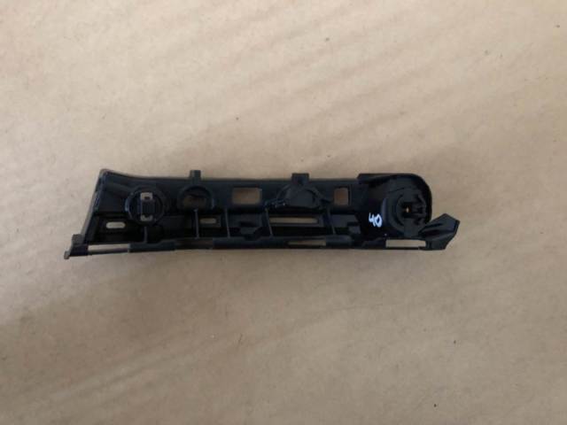 Праве кріплення переднього бампера 525350H040 TOYOTA