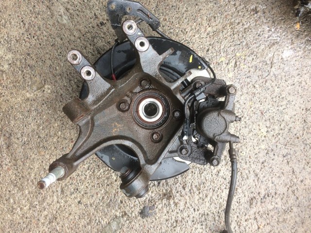 Цапфа поворотного кулака 527102W600 HYUNDAI