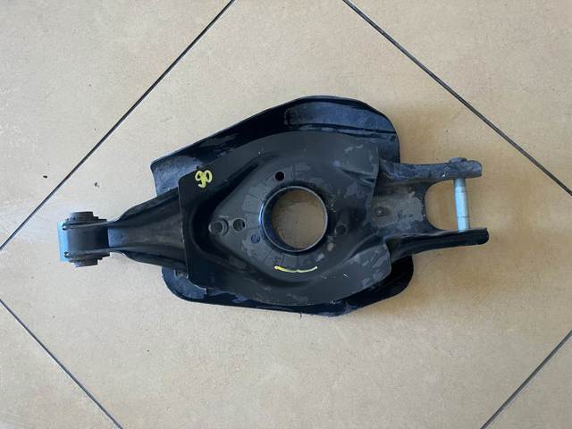 Балансир задній нижній, правий 55211GI000 HYUNDAI