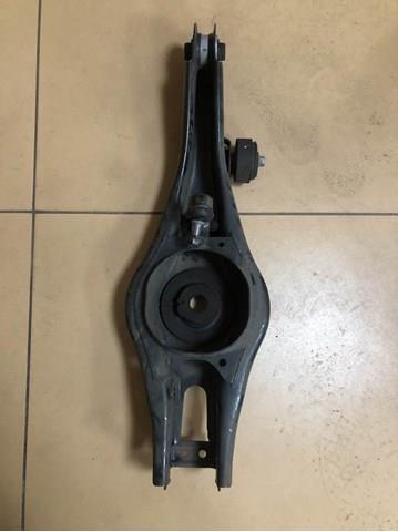 Важіль задньої підвіски нижній, правий 55220F2BA0 HYUNDAI