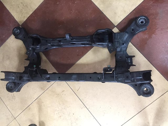 Балка задньої підвіски поперечна 55405S1250 HYUNDAI