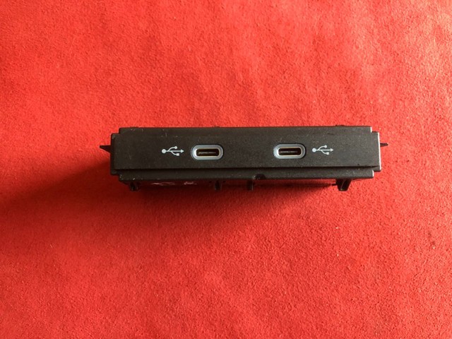 USB-розгалужувач 5NA035736 VAG