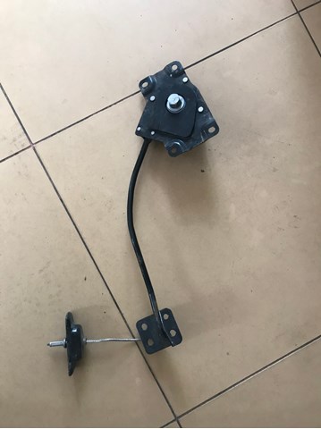 Тримач запасного колеса 628002W000 HYUNDAI