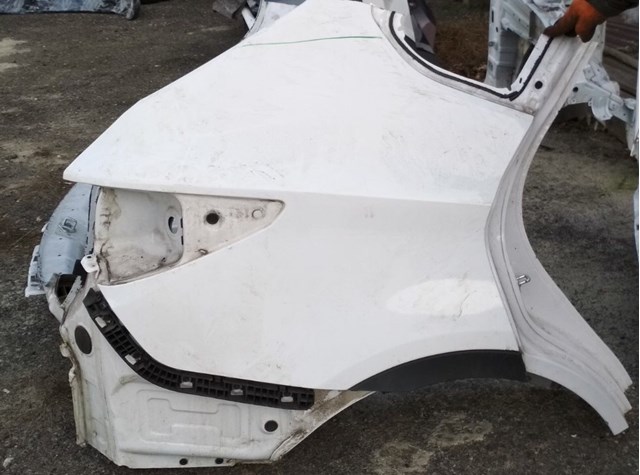 Крило заднє праве 715042WC01 HYUNDAI