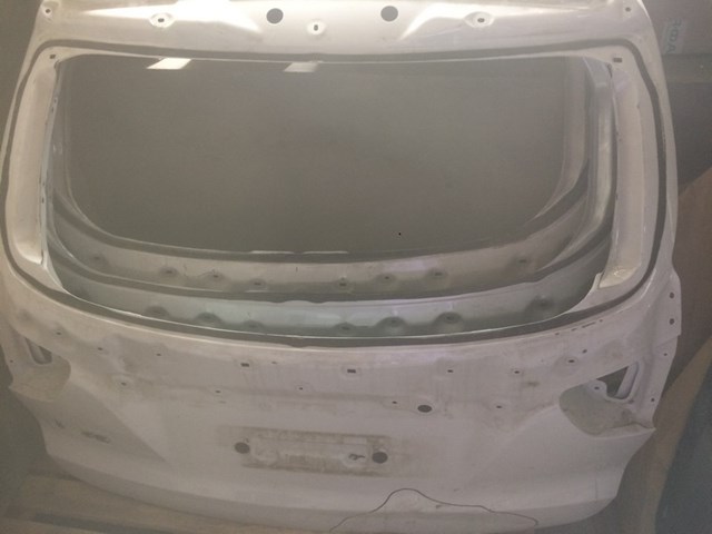 Задня ляда 737002W020 HYUNDAI