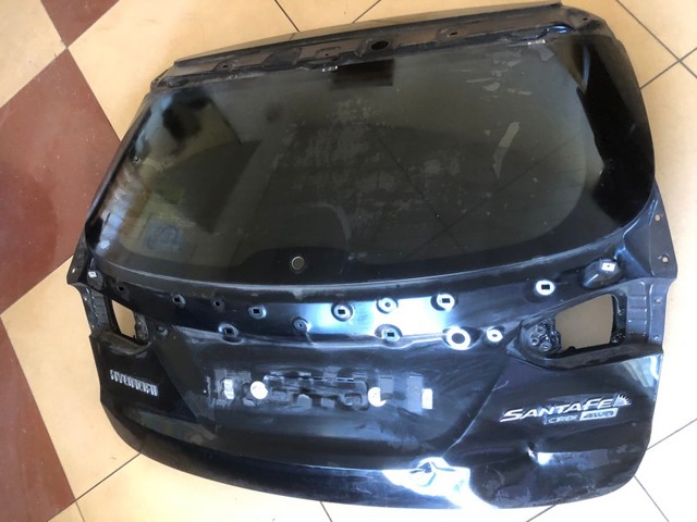 Двері багажника 737002W620 HYUNDAI
