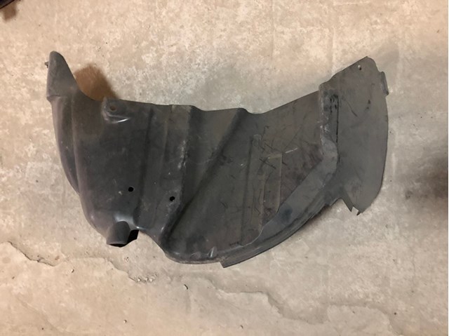 Підкрилок заднього крила, правий 76748BC400 NISSAN