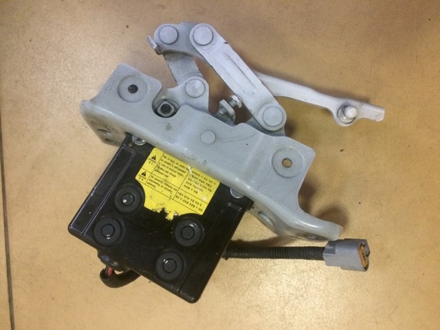 Завіса капота права 791602W000 HYUNDAI