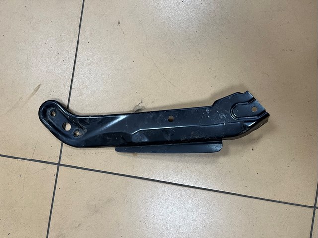 Кронштейн супорта радіатора нижнього 7C0805932 VAG