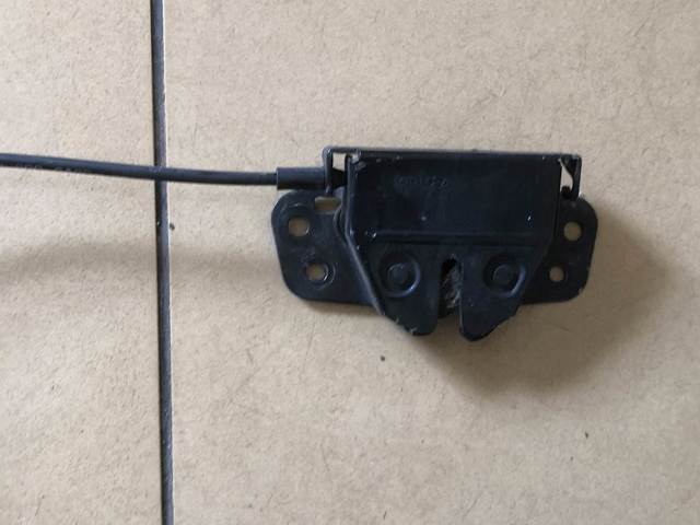 Замок кришки капота 811303W000 HYUNDAI
