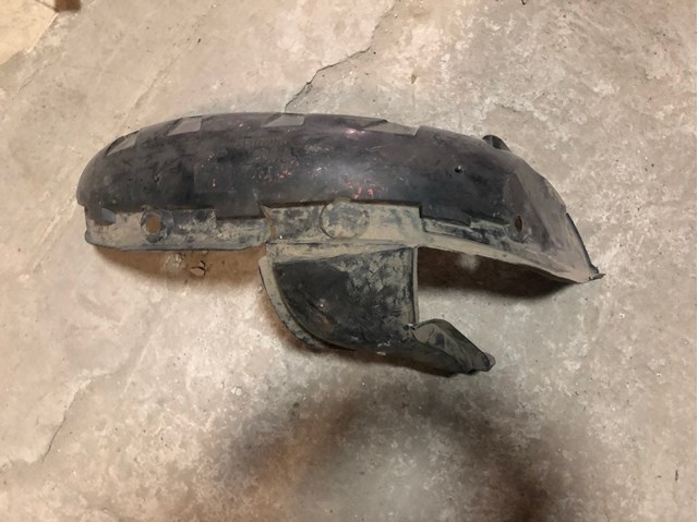 Підкрилок переднього крила, правий задній 8200156693 RENAULT