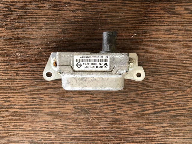 Датчик поперечного прискорення (ESP) 8200301391 RENAULT