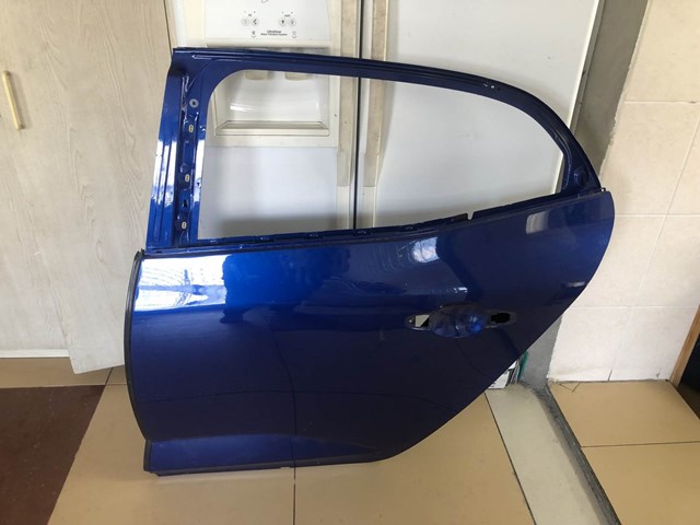 Двері задні 821015121R RENAULT