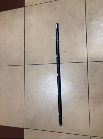 Молдинг опускного скла дверей передньої, лівої 82210G5000 HYUNDAI