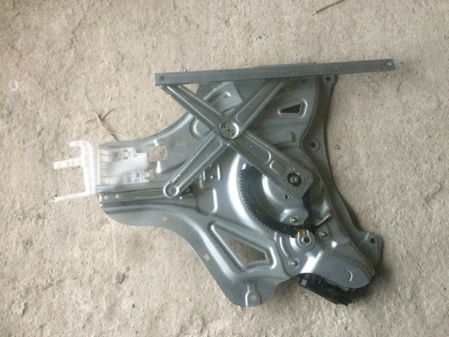 Склопідйомник передньої лівої двері 824012Y000 HYUNDAI