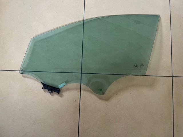 Скло та ущільнювачі скла вітрового правого/лівого 82410F1000 HYUNDAI
