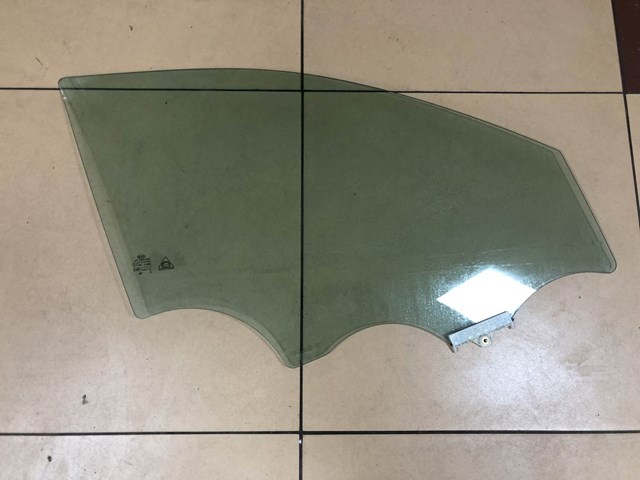 Скло пасажирських дверей 82420G5020 HYUNDAI