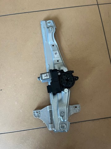 Мотор склопідйомника водійських дверей 82450GI010 HYUNDAI