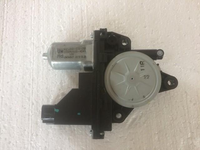 Двигун склопідіймача двері передньої, правої 82460C5120 HYUNDAI