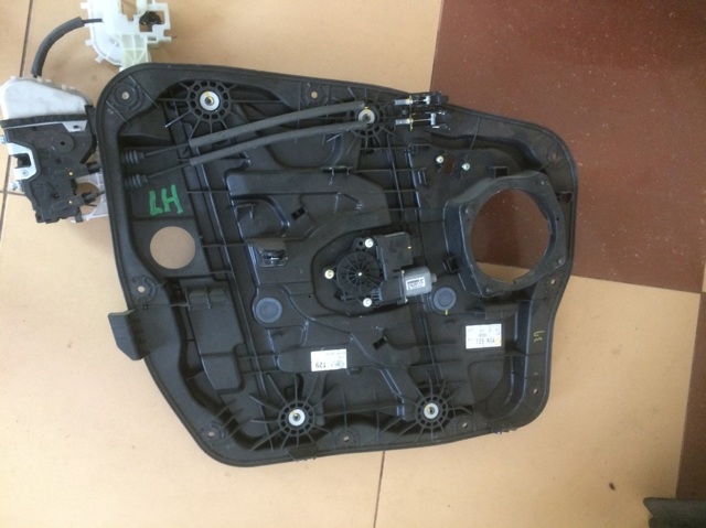 Механізм склопідіймача дверей передніх, правих 824812W010 HYUNDAI