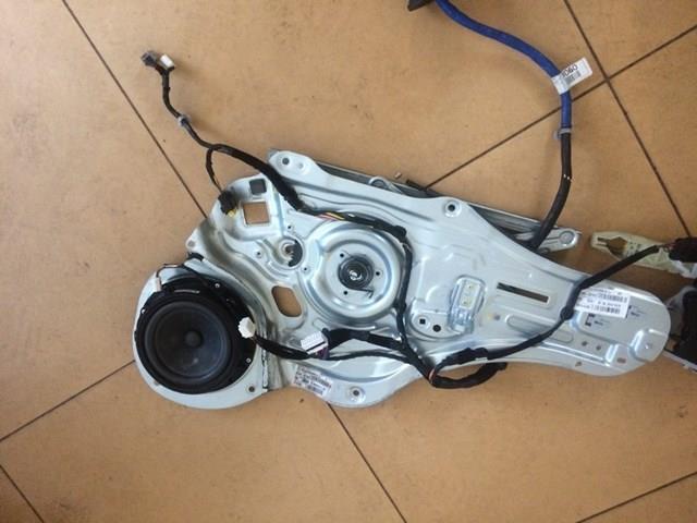 Склопідйомник передньої правої двері 824813U000 HYUNDAI