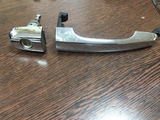 Ручка передніх дверей зовнішня, права 826512P010 HYUNDAI