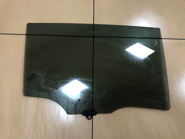 Скло заднє праве 834213U010A HYUNDAI