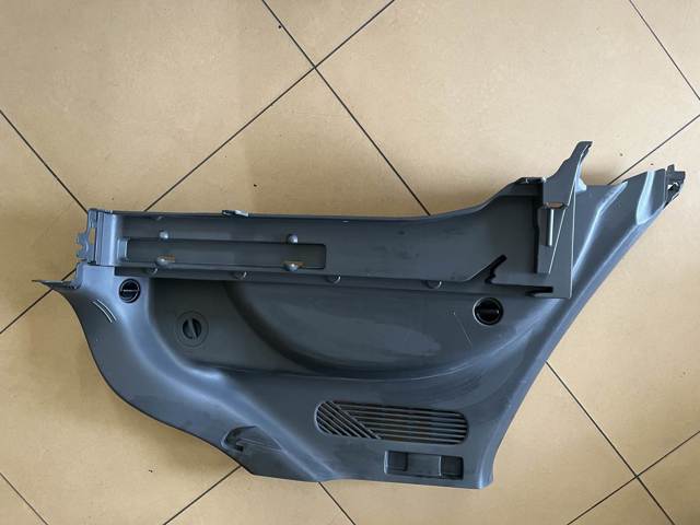 Облицювання багажного відсіку, праве 85740GI000NNB HYUNDAI