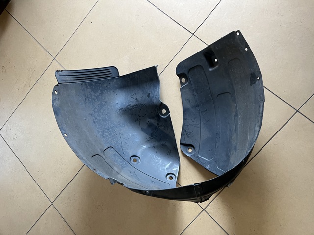 Підкрилок передній правий 86812D7500 HYUNDAI