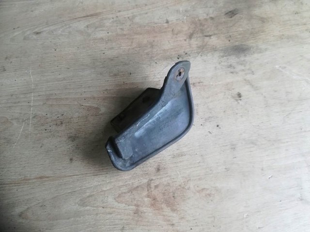 Бризговик задній, правий 868621C000 HYUNDAI