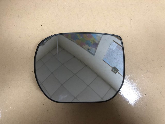 Скло дзеркала заднього виду, лівого 876112W010 HYUNDAI