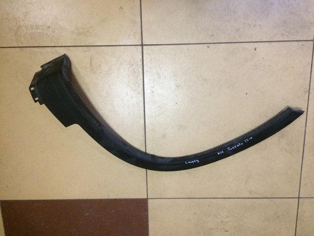 Молдинг переднього лівого крила 877112P010 HYUNDAI