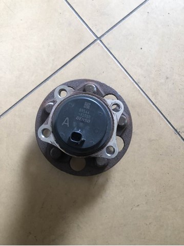 Підшипник задньої маточини 8954412030 TOYOTA