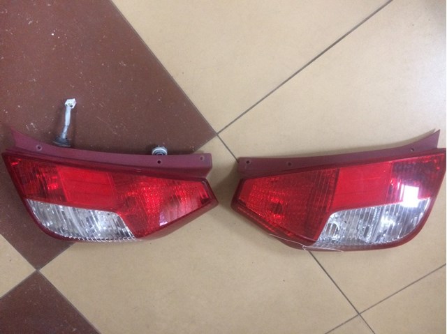 Ліхтар задній правий 924020X0XX HYUNDAI