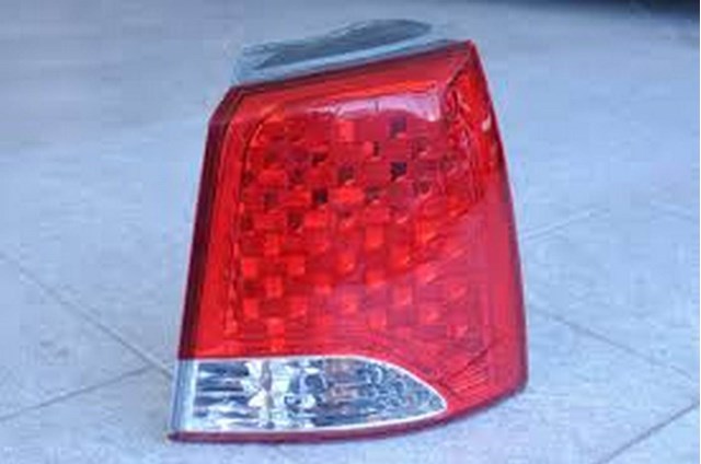 Ліхтар задній правий, зовнішній 924021U000 HYUNDAI