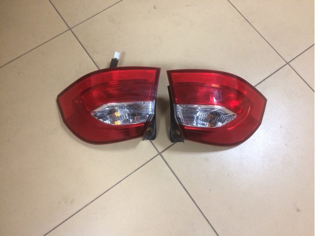 Фара задня права зовнішня 924021W2 HYUNDAI