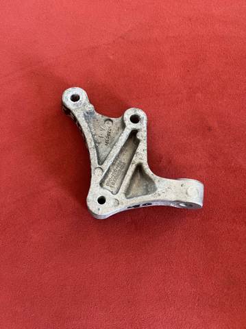 Кронштейн компресора кондиціонера 97703GI400 HYUNDAI